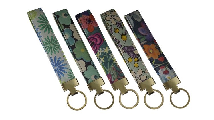 Araxi's Collection - Flat Wristlet